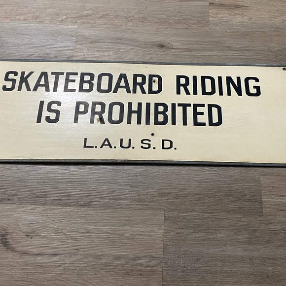 Vintage ‘Skateboard Riding is Prohibited’ Los Angeles 1970’s Metal Large Sign - Picture 1 of 11